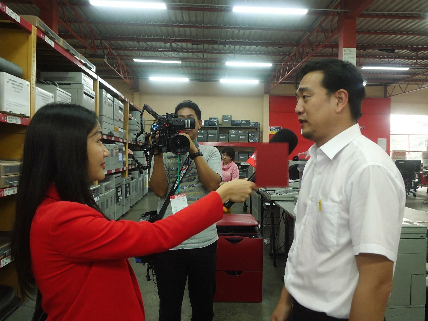 Hoàng Minh lên sóng truyền hình